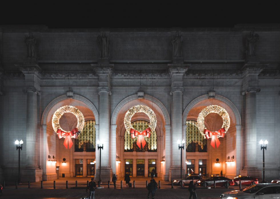 Christmas Wreaths at Union Station in Washington D.C. (Photos)