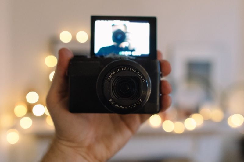 The 19 Best Vlogging Cameras [2023] by Omnicore Agency