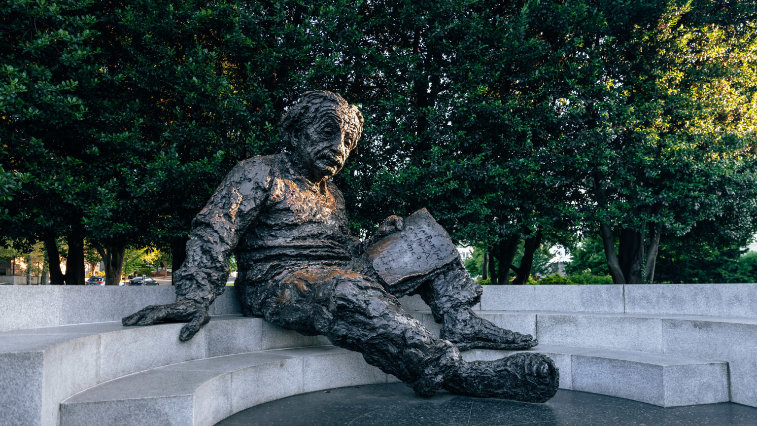 Albert Einstein Memorial Washington DC Guide & Photos
