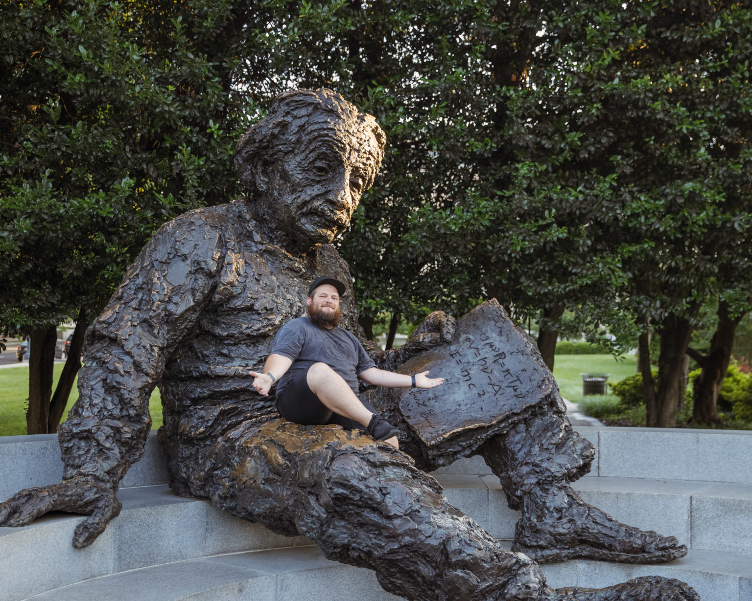 Albert Einstein Memorial Washington DC Guide & Photos