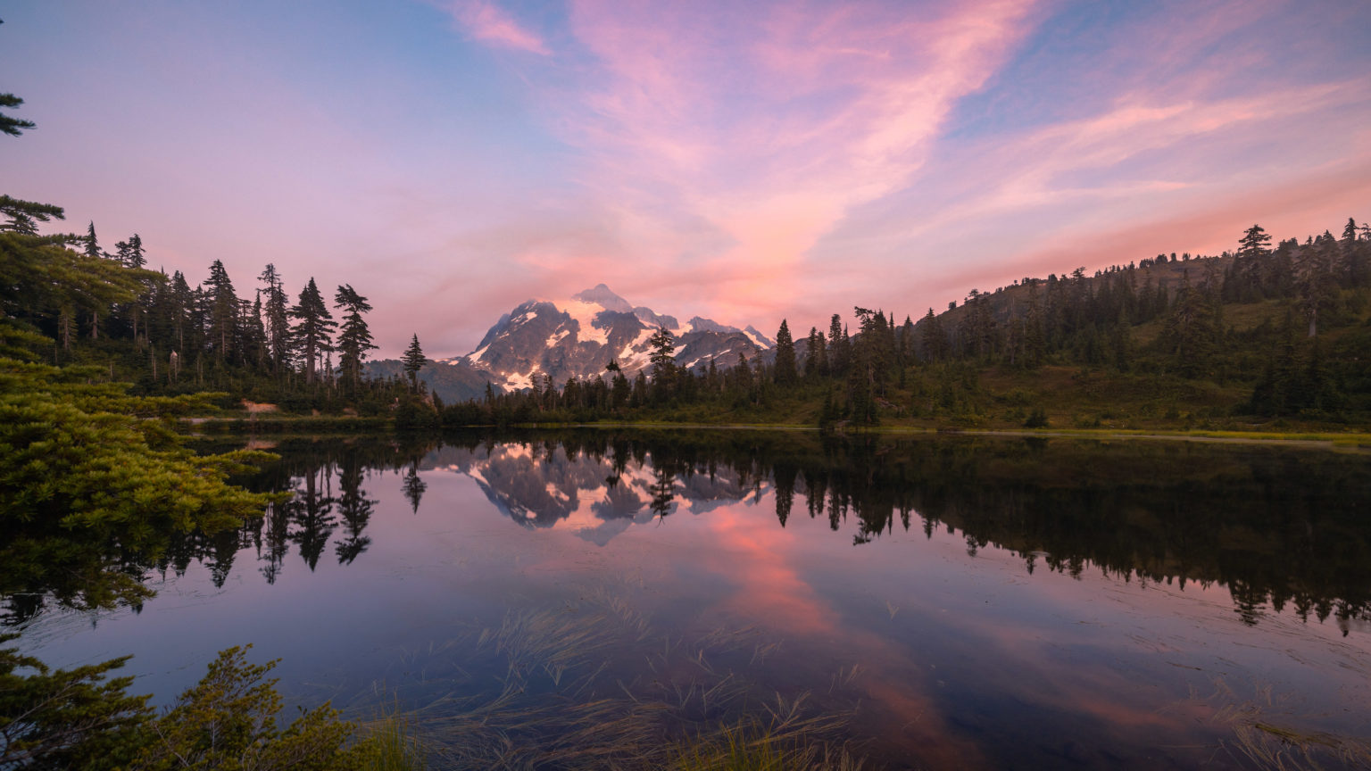 Visiting Picture Lake in Washington State (Tips & Photos)