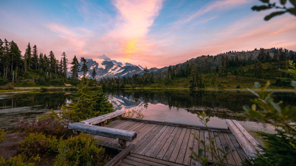 Northern viewpoint at Picture Lake in Washington State