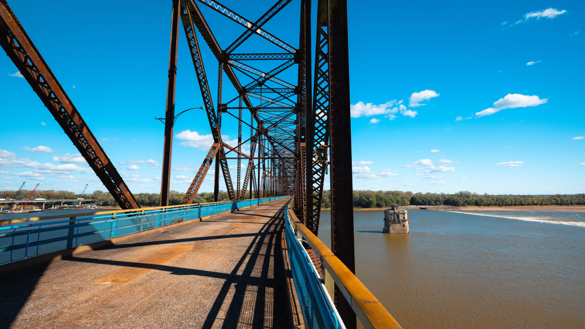 Old Chain Rocks Bridge Visiting the Old Chain of Rocks Bridge (Pictures)