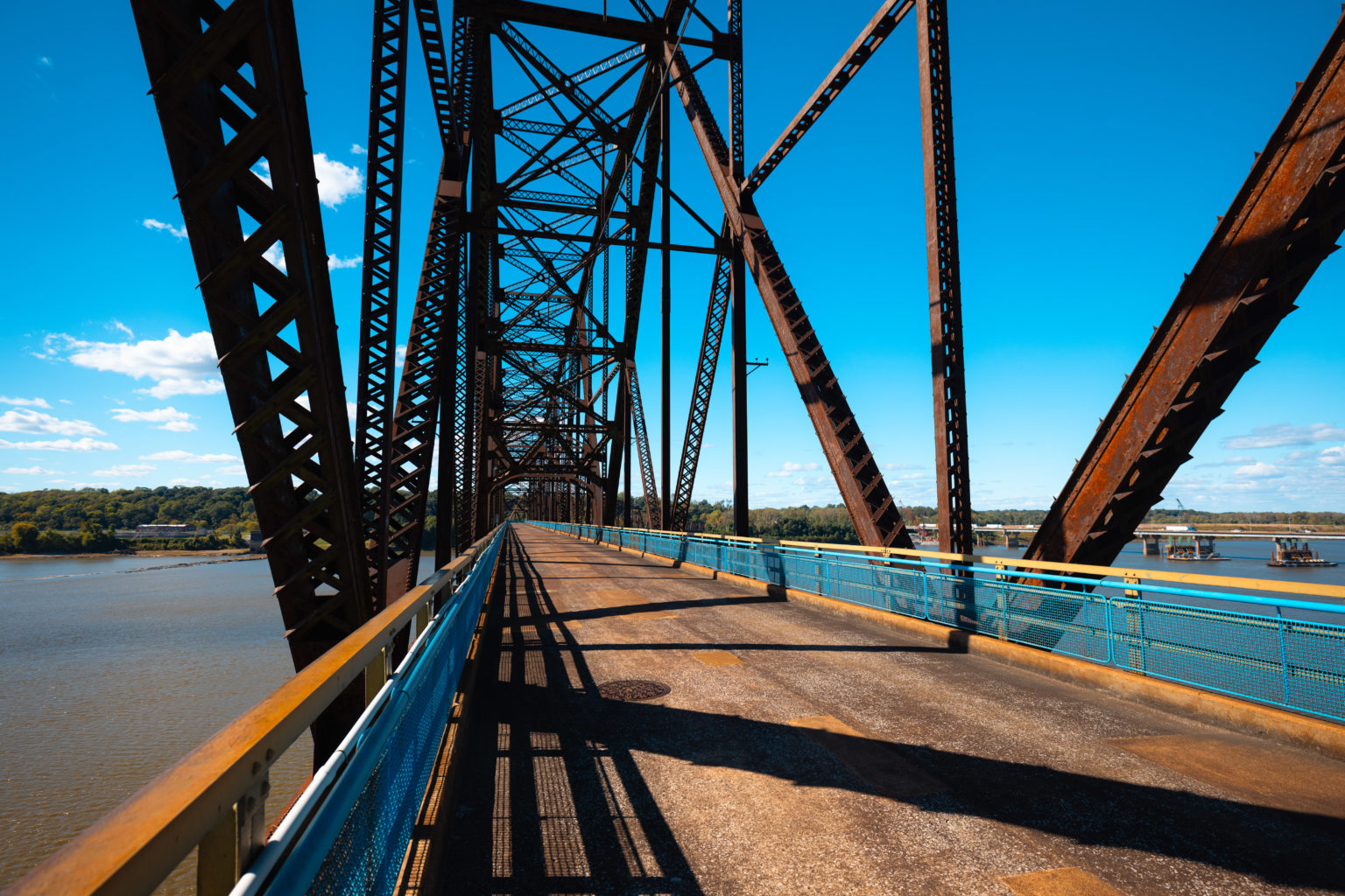 Visiting the Old Chain of Rocks Bridge (Pictures)