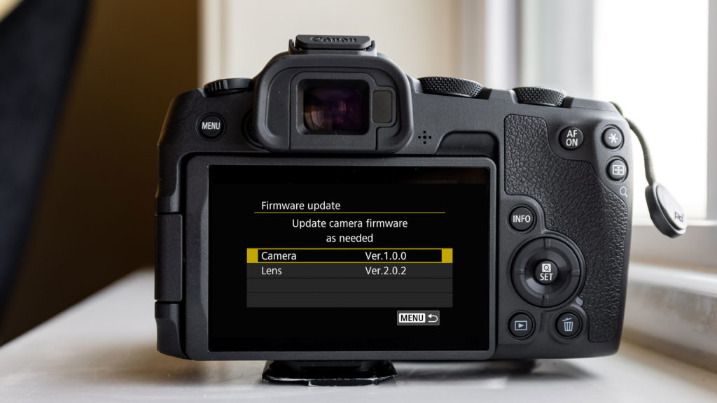 Firmware update screen on Canon R100